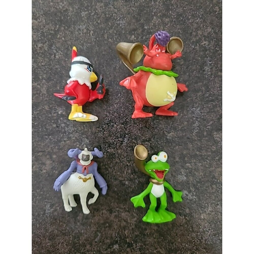 Lot  Of 4 HTF Digimon 2000 PVC Figures Hawkmon Gekomon Pajiramon ShogunGekomon